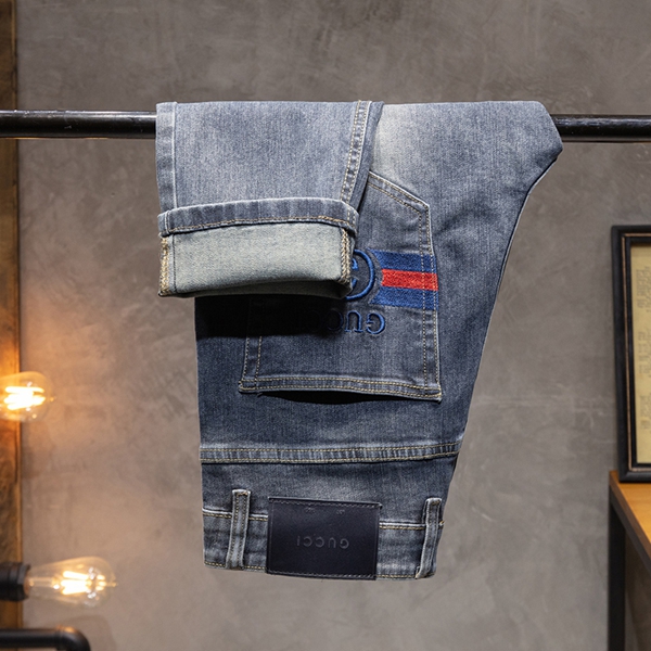 ブランドジーンズ背面デザイン